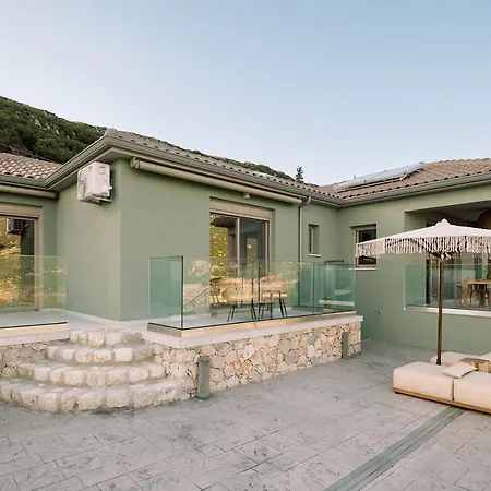 Luxury Ieros Villa Ratzaklíon